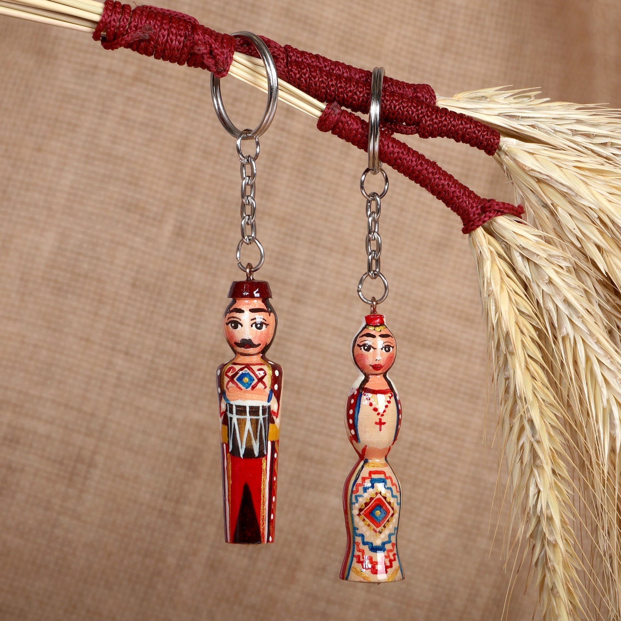 2-Piece Red and Beige Taraz Couple Beechwood Keychain Set - Romantic Taraz